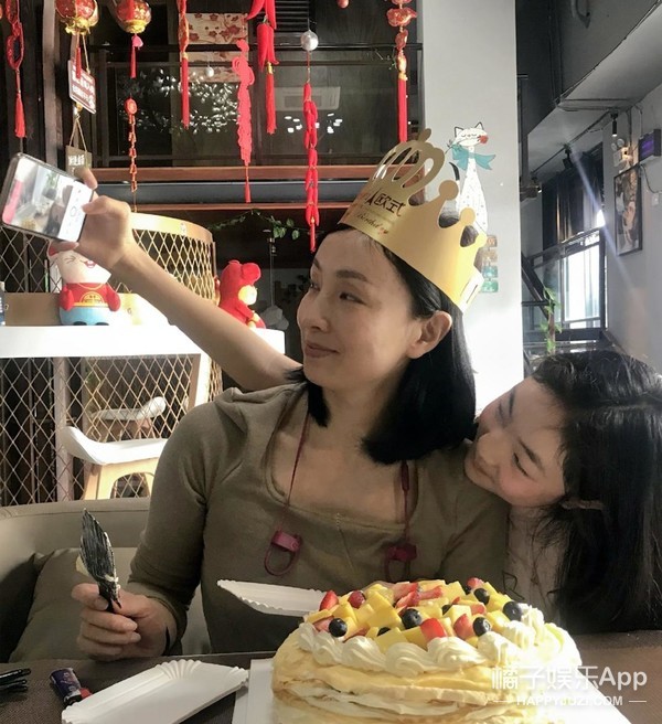 還記得徐崢陶虹的女兒徐小寶嗎？13歲的她越來越漂亮了