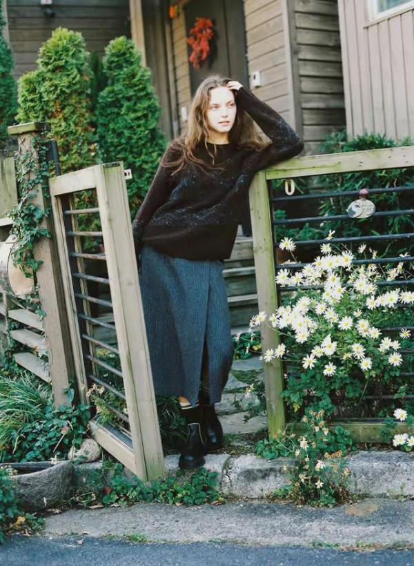 冬季別總穿“黑白色”，看北歐素人穿搭，才懂得美有多樣