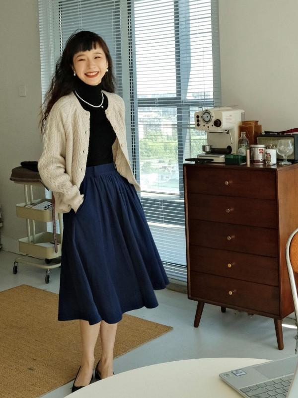 再普通的單品，遇上珍珠項鍊也會變得優雅，有內涵的女人都愛戴