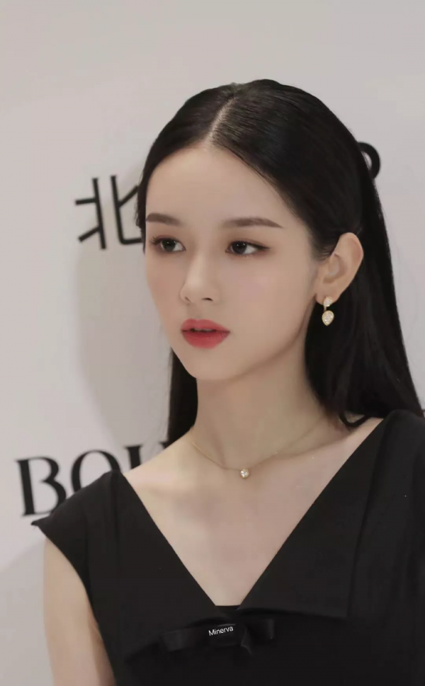 一看就很“貴”的臉長什麼樣? 一看就很“貴”的臉長什麼樣?