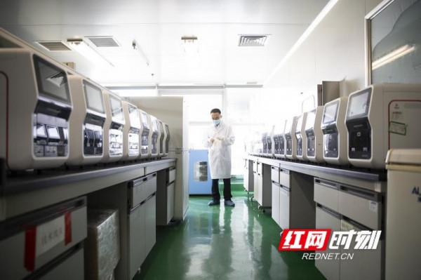 “高新”開拓者｜譚德勇：我想成為一個分子在生物科學的世界裡遨遊