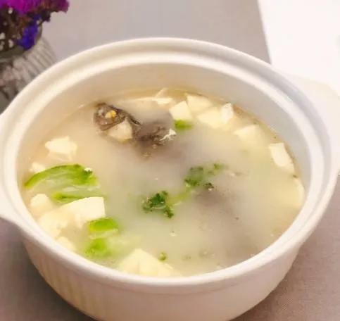 冬天你煲湯，暖身又暖胃，大家看看煲的是什麼？請多指教