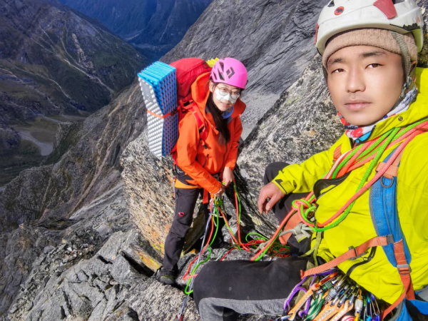 遊記 | 自由扶梯上,你自在如風——挑戰婆繆峰始末 遊記 | 自由扶梯上,你自在如風——挑戰婆繆峰始末