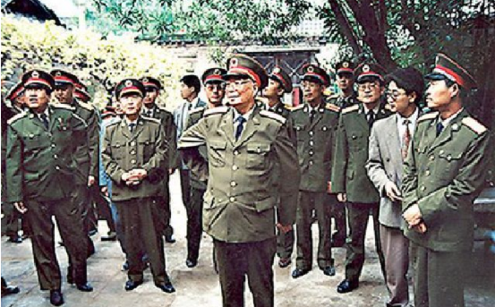 1981年,開國中將找一安徽村婦報恩,中將:我來實現40年前的承諾 1981年,開國中將找一安徽村婦報恩,中將:我來實現40年前的承諾