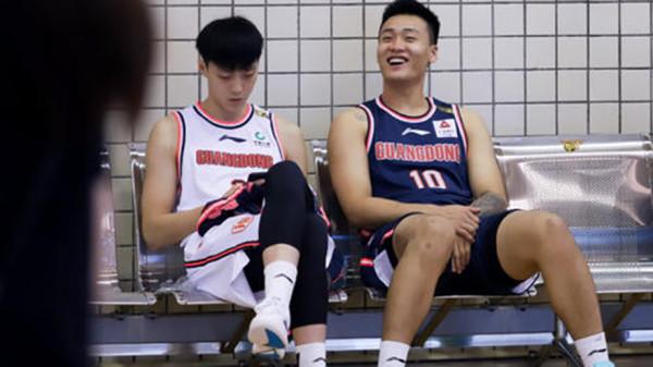 恭喜,杜鋒收穫意外好訊息,青年隊球霸即將回歸,後衛線有著落 恭喜,杜鋒收穫意外好訊息,青年隊球霸即將回歸,後衛線有著落