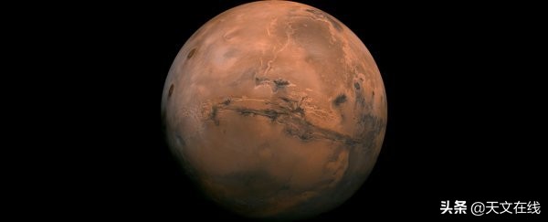 同屬太陽系，為何地球上的鐵丰度，與其他天體顯著不同？