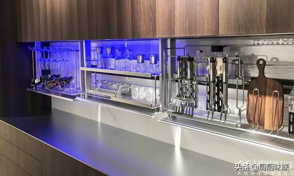 還在糾結櫥櫃選什麼把手嗎？！快來了解下無把手設計