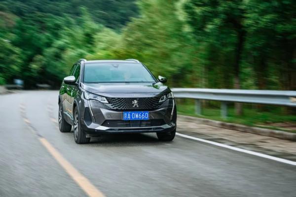 試駕全新標緻4008 | 駕控頭號玩家