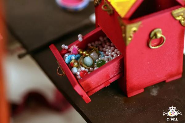 杜海濤吃鞋，張韶涵吃雨傘！80後糖王以假亂真的作品，我有被騙到