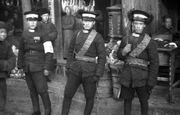 清朝滅亡後，遺留下來的皇族都去哪了，他們靠什麼維持生計