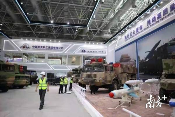 多圖 | 先睹為快!殲-16D、教-10抵達珠海航展館 多圖 | 先睹為快!殲-16D、教-10抵達珠海航展館