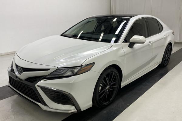 這臺凱美瑞回頭率超高!搭2.5L發動機,車尾升級四出排氣+尾翼 這臺凱美瑞回頭率超高!搭2.5L發動機,車尾升級四出排氣+尾翼