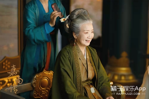 嘉南傳變成奇蹟暖暖？鞠婧禕還是萬年不變精修妝容，和劇目都不配