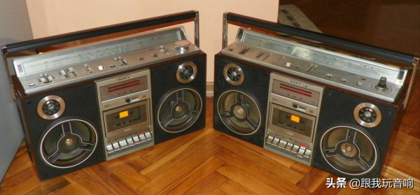 索尼SONY 80年代推出的一款行動式音響CFS-85S收音機 錄音機 索尼SONY 80年代推出的一款行動式音響CFS-85S收音機 錄音機