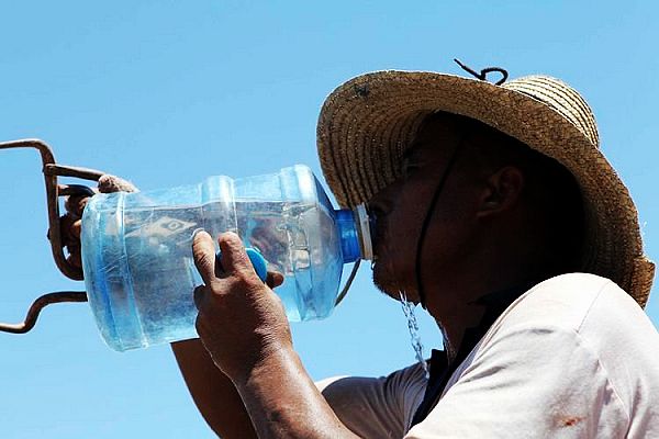 早上起床後要喝水，第一杯水怎麼喝？