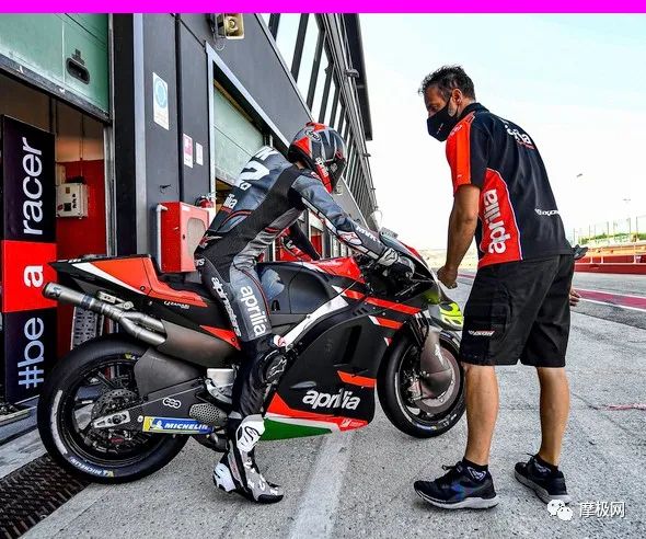 MotoGP雪邦測試：Alpinestars新材質可伸縮戰衣搶眼