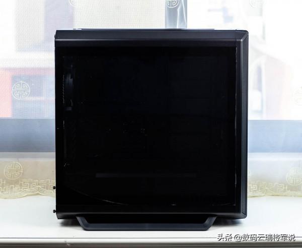 全模組化設計的靜音側透機箱——SILENT BASE 802 機箱黑色版輕體驗 全模組化設計的靜音側透機箱——SILENT BASE 802 機箱黑色版輕體驗