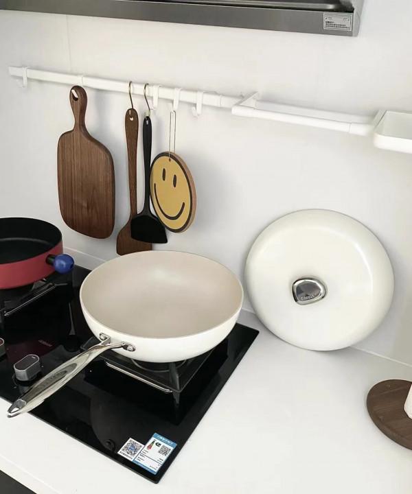 堅持全屋“黑白配”的小夫妻,把家裝修的極簡純粹,裝出大宅範 堅持全屋“黑白配”的小夫妻,把家裝修的極簡純粹,裝出大宅範