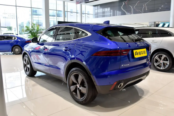 全系標配2.0T+9AT,捷豹E-PACE低配和中配誰更具有價效比 全系標配2.0T+9AT,捷豹E-PACE低配和中配誰更具有價效比