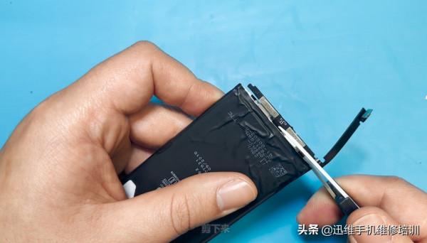 再也不用擔心換不了第三方電池！原來蘋果手機換加密電池這麼簡單