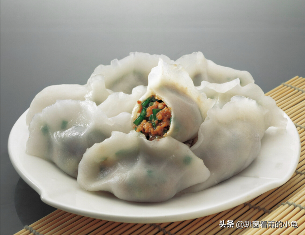 冬至吃餃子，無論貧富，“五財”餃子端上桌，財到福到，一咬爆汁
