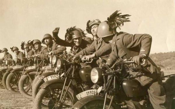 塔欽斯卡亞之戰:德國空軍司令部命令這些飛機原地待命 塔欽斯卡亞之戰:德國空軍司令部命令這些飛機原地待命