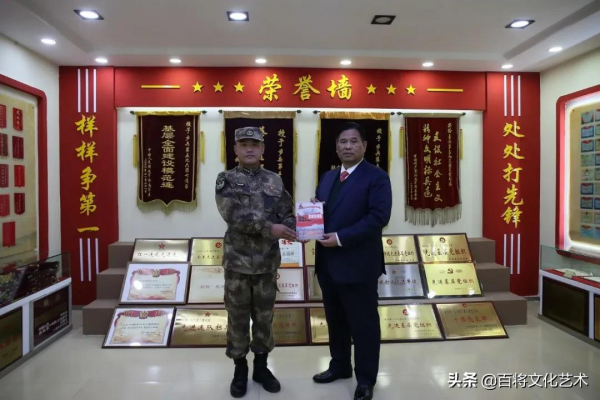 「紅星線上」王啟發走進“開國大典紅一師”特別有感悟特別有精神 「紅星線上」王啟發走進“開國大典紅一師”特別有感悟特別有精神