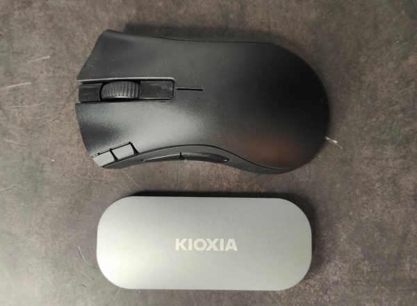 拆解+多協議介面測試!鎧俠XD10移動固態硬碟值不值得買? 拆解+多協議介面測試!鎧俠XD10移動固態硬碟值不值得買?