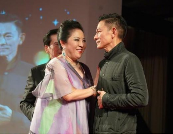 6位耍大牌的明星：劉露大鬧高鐵站，吳謹言20個保鏢被央視怒批