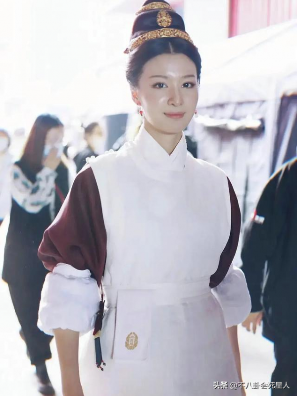 於正新劇裡的8位女星，從古典女神到最美小花，造型全栽了