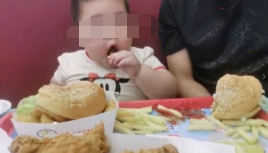 3歲女童月賺百萬，體重漲到70斤，拿孩子賺錢的父母有多可怕？