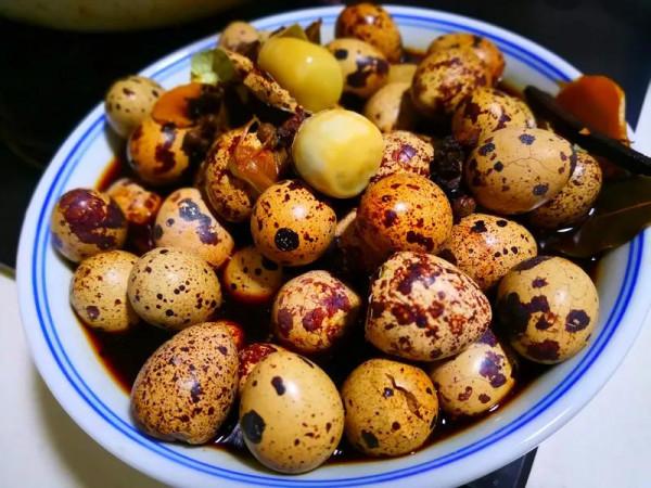 滷鵪鶉蛋家常做法，滷香濃郁，輕鬆剝皮還特別入味，學會不用買了