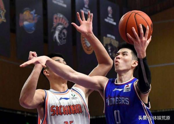 雙林大戰，林書豪率隊追分，雙塔半場20分，林庭謙5&plus;6助隊領先