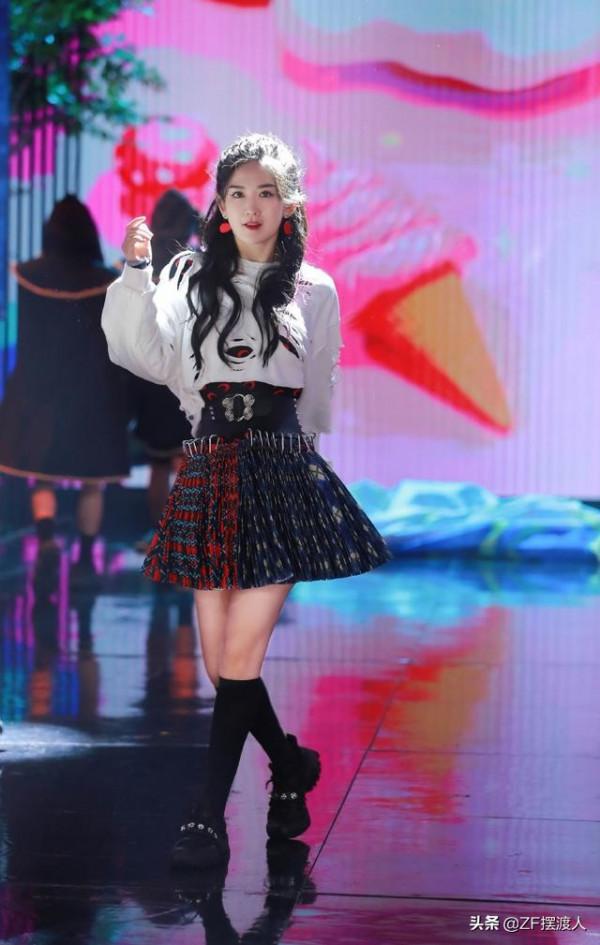 《快樂大本營》將無限期停播，讓網友變得擔心，還傳何炅已經辭職