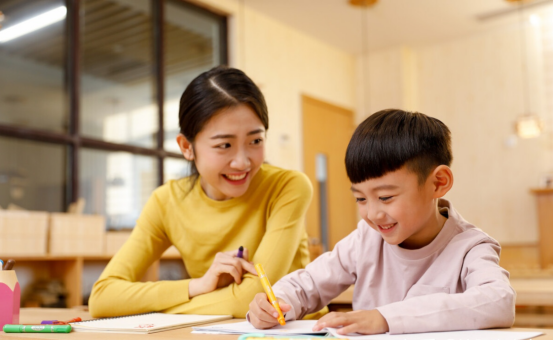 雙減後輔導班多數封停,但三有家庭仍能補課,有關部門出手打擊 雙減後輔導班多數封停,但三有家庭仍能補課,有關部門出手打擊