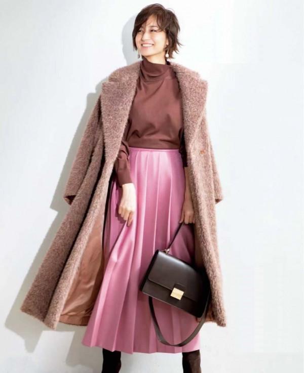 憑著“高雅穿搭”，50+的她美成一幅畫！3個精髓，帶你輕鬆取經