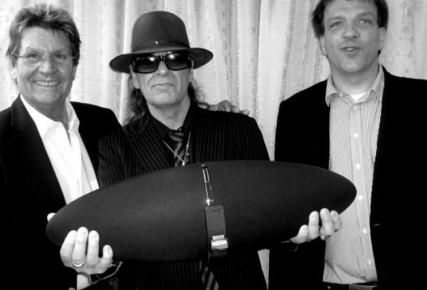 以Hi-end音質標準打造的時尚齊柏林飛艇 - B&;W Zeppelin5代 以Hi-end音質標準打造的時尚齊柏林飛艇 - B&;W Zeppelin5代