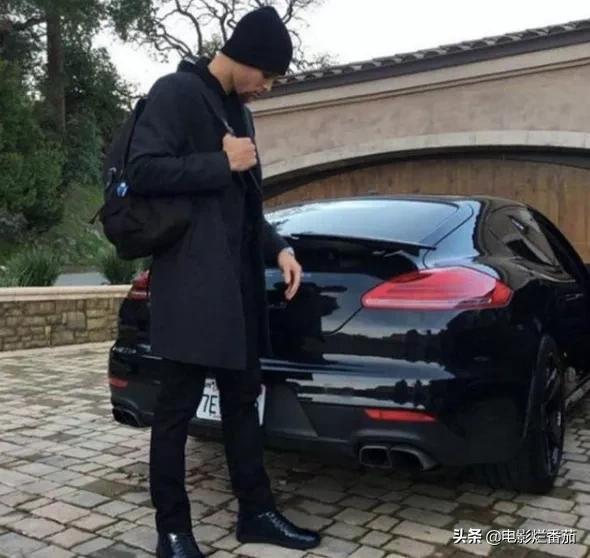 明星座駕潛規則：1.6米潘長江開路虎，1.9米巨石強森卻開法拉利