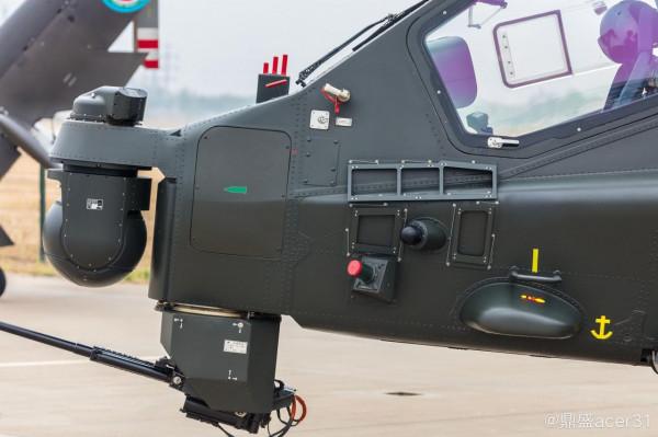 武直10又有新照曝出!渾身上下打滿補丁,國產武直防禦力更上一層 武直10又有新照曝出!渾身上下打滿補丁,國產武直防禦力更上一層