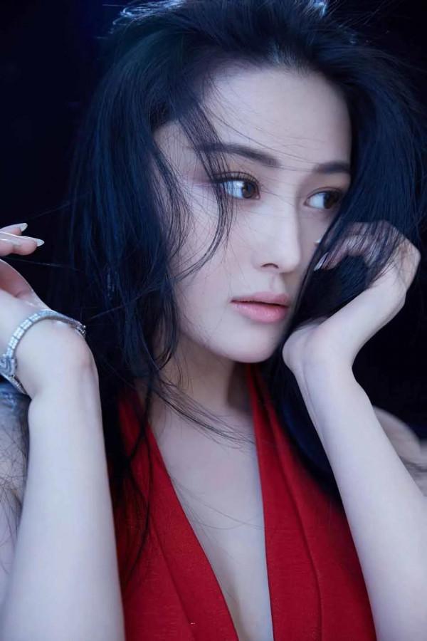 張馨予 短髮帥氣幹練 長髮精緻嬌豔