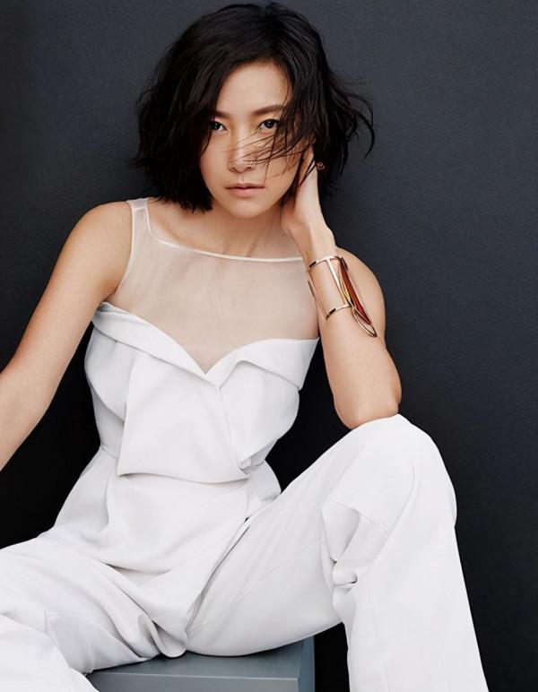 卸妝以後，仙女變大媽的三個女星，面板問題是硬傷