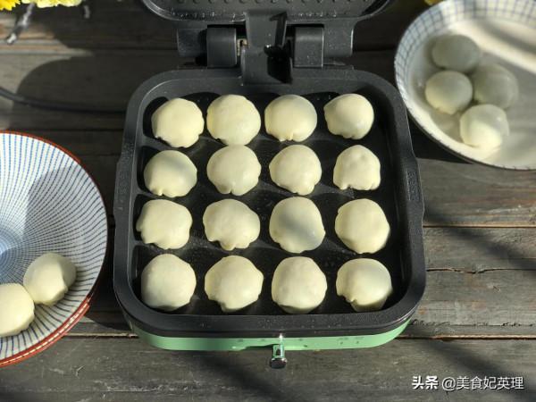 兒子最愛這餡餅，鮮香多汁一口一個，我偷笑，不用和麵做法超簡單