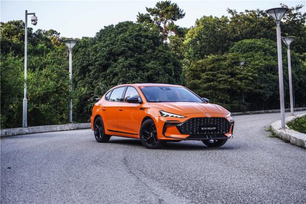 1.5T比影豹、03更強！前後獨懸 全新名爵6太炸了！