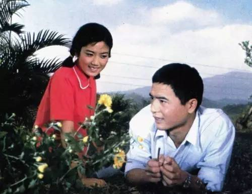 1979年，國產片《甜蜜的事業》上映，看過的都奔小康了