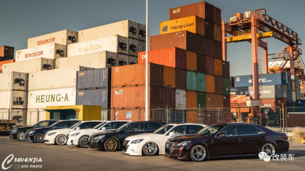 簡約又不失內涵的日規14代目豐田皇冠，只是為了完成兒時的夢