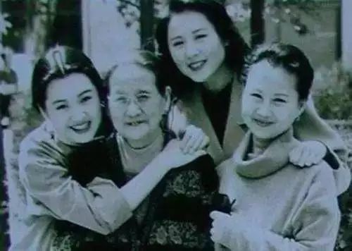 許晴,52歲少女 許晴,52歲少女