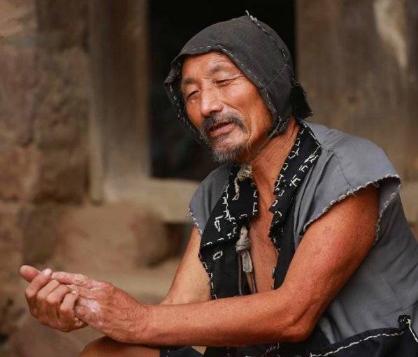 河南一名7旬老人，祖上曾是朝廷一品大員，如今獨居深山守護祖宅