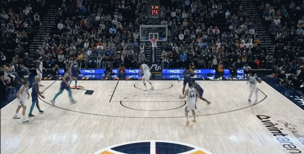 本賽季正負值排行榜庫裡高居全聯盟第一