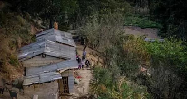 雲南深山一家六口，沒鄰居沒訊號、沒戶口，如今得到社會各界幫助