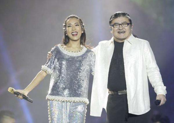 裝窮,插足別人感情,賣慘,是娛樂圈讓吉克雋逸變矯情了嗎? 裝窮,插足別人感情,賣慘,是娛樂圈讓吉克雋逸變矯情了嗎?